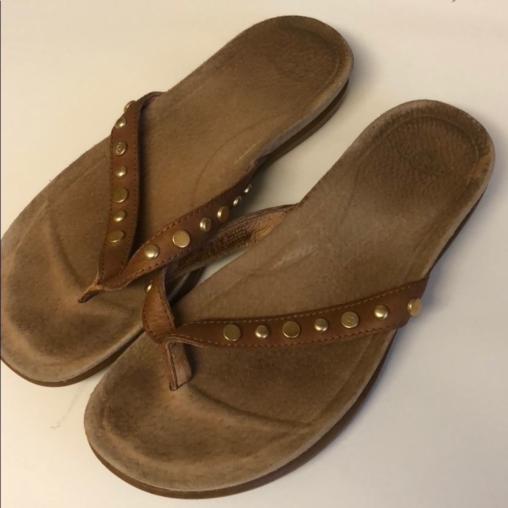 Ugg sandals flip flops